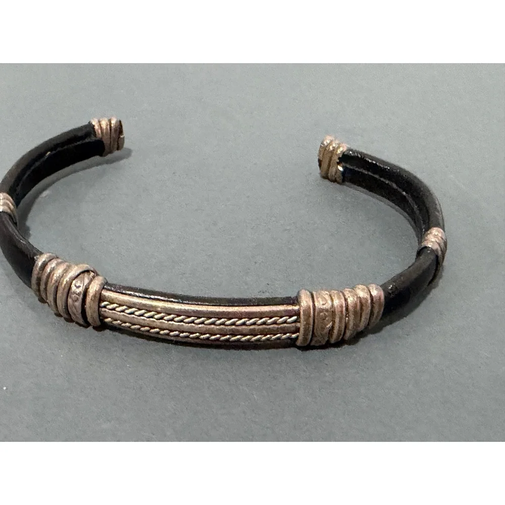 Cuff Bracelet Unisex 7in Black Leather  Silver Tone Tribal‎ Wire Wrap